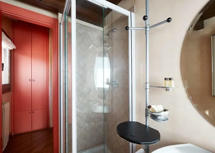 Casa Fontana Del Delfino アパート *